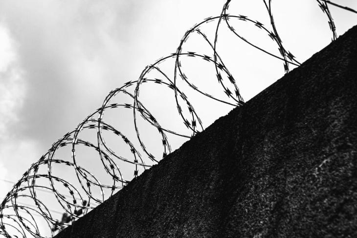 Сотрудница аэропорта продавала пассажирам поддельные авиабилеты Сотрудница аэропорта продавала пассажирам поддельные авиабилеты