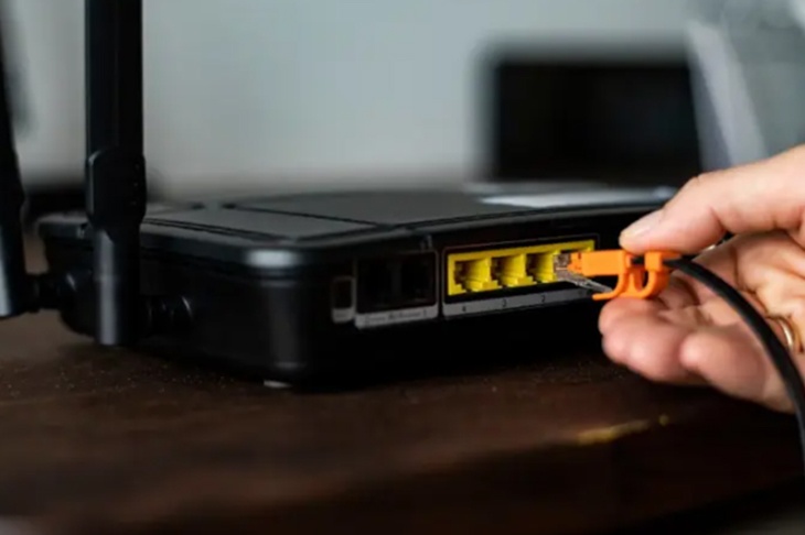 Юрист рассказал, чем грозит подключение к Wi-Fi соседа Юрист рассказал, чем грозит подключение к Wi-Fi соседа