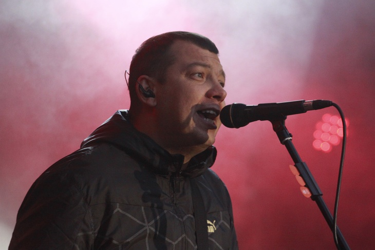 Сергей Бобунец выпустил сольную песню уровня «Смысловых галлюцинаций»