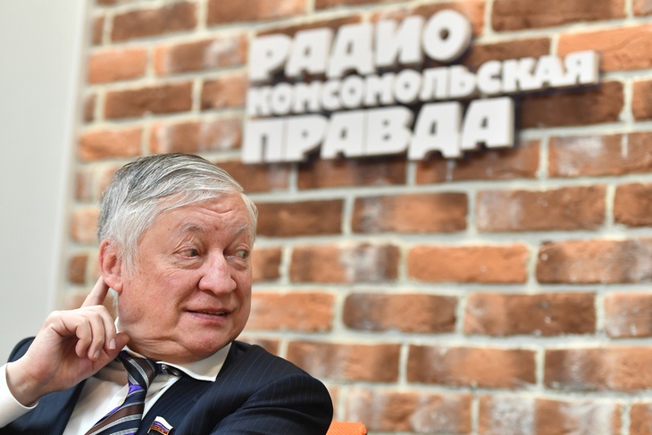 Анатолий Карпов: Отец научил меня играть в шахматы в 4,5 года Анатолий Карпов: Отец научил меня играть в шахматы в 4,5 года