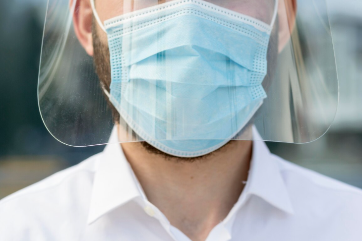 Академик РАН оценил риски пандемии из-за нового штамма коронавируса Академик РАН оценил риски пандемии из-за нового штамма коронавируса