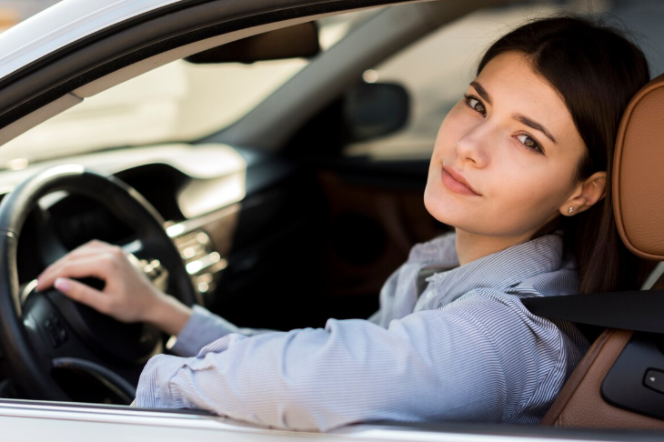 В России предложили снизить цены на ОСАГО для автоледи