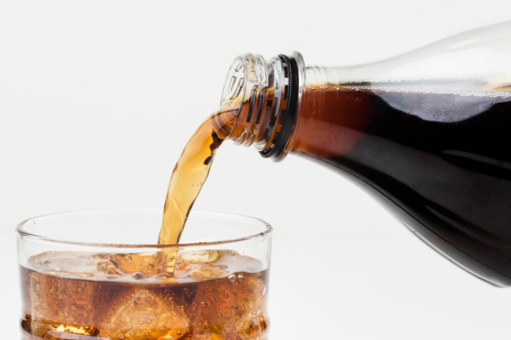 Токсиколог объяснил, почему лечить отравление «Колой» плохая идея 