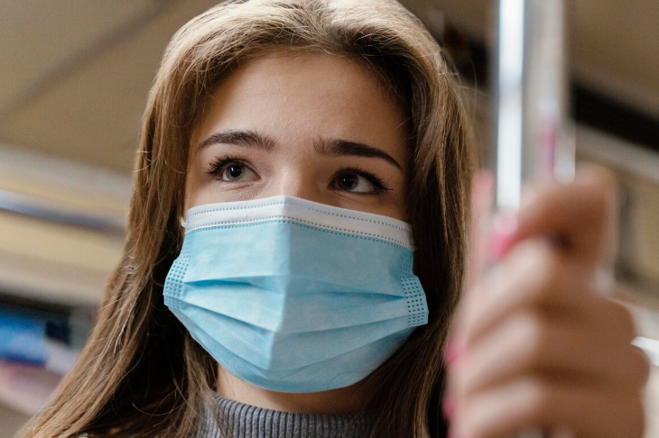 Врач оценила риски штамма коронавируса «Стратус»