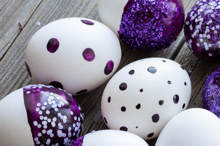 Россиянам рассказали, как создать космический дизайн для пасхальных яиц Россиянам рассказали, как создать космический дизайн для пасхальных яиц