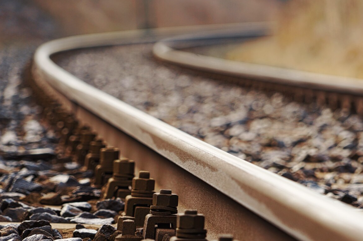 Названа предварительная причина схода с рельсов поезда в Ульяновской области