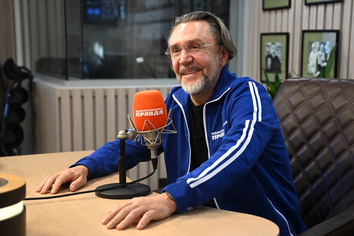 Шнуров поздравил себя с днем рождения новой плохой песней «Зверь»