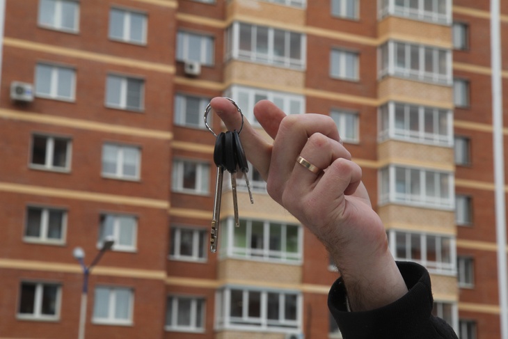 В Госдуму внесли законопроект об увеличении жилищных выплат для детей-сирот