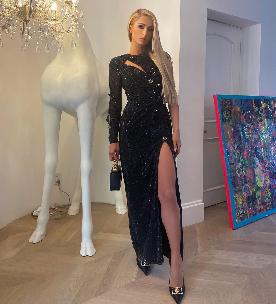 PHOTO: Paris Hilton reveals her elegant dress she wears at Britney Spears's wedding PHOTO: Paris Hilton reveals her elegant dress she wears at Britney Spears's wedding