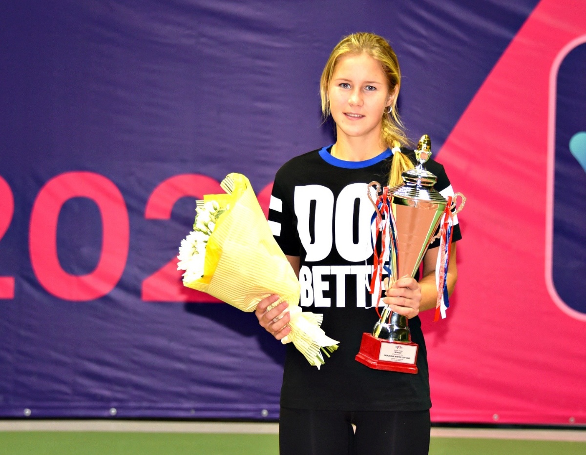 Анастасия Захарова