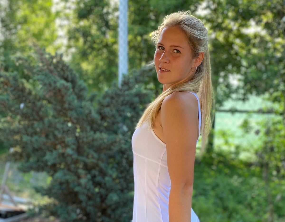 Анастасия Захарова