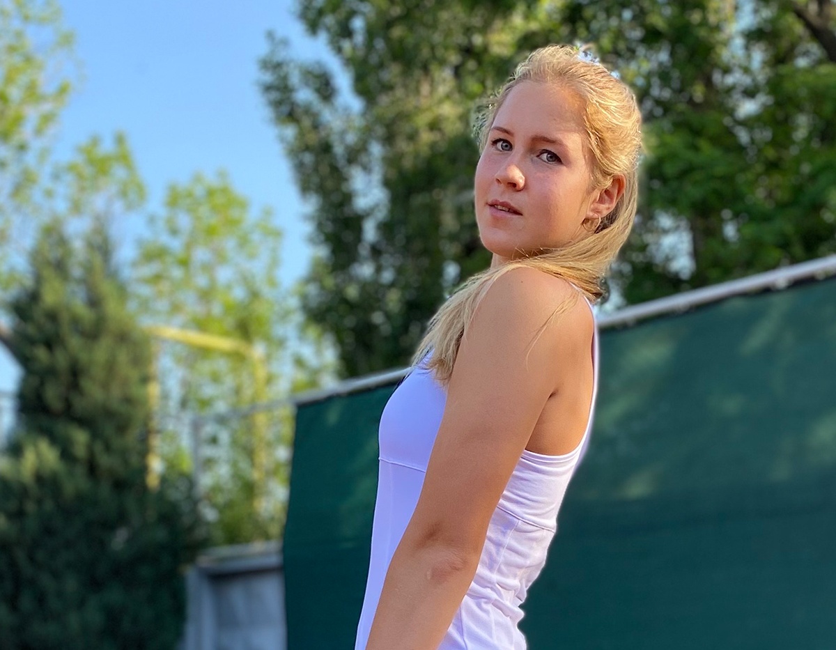 Анастасия Захарова