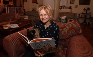 Известная писатель Дарья Донцова 