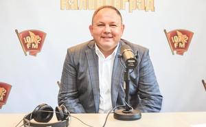Андрей Шумилин в студии радио КП-Калининград