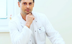 Главный врач клиники реабилитации в Хамовниках Артем Доценко